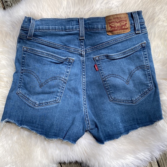 LEVIS - HIGH RISE SHORTS - 29 - Picture 2 of 6